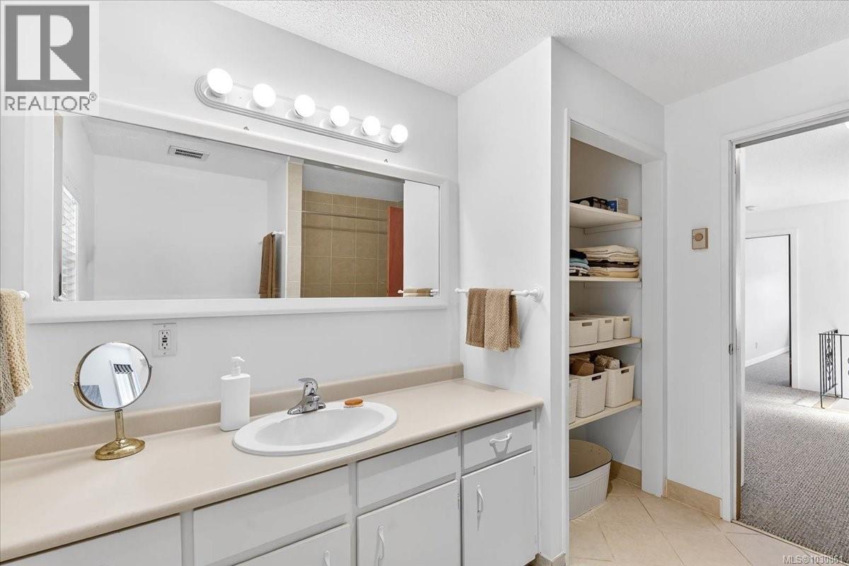 10232 Woodslee Loop, Port Alberni