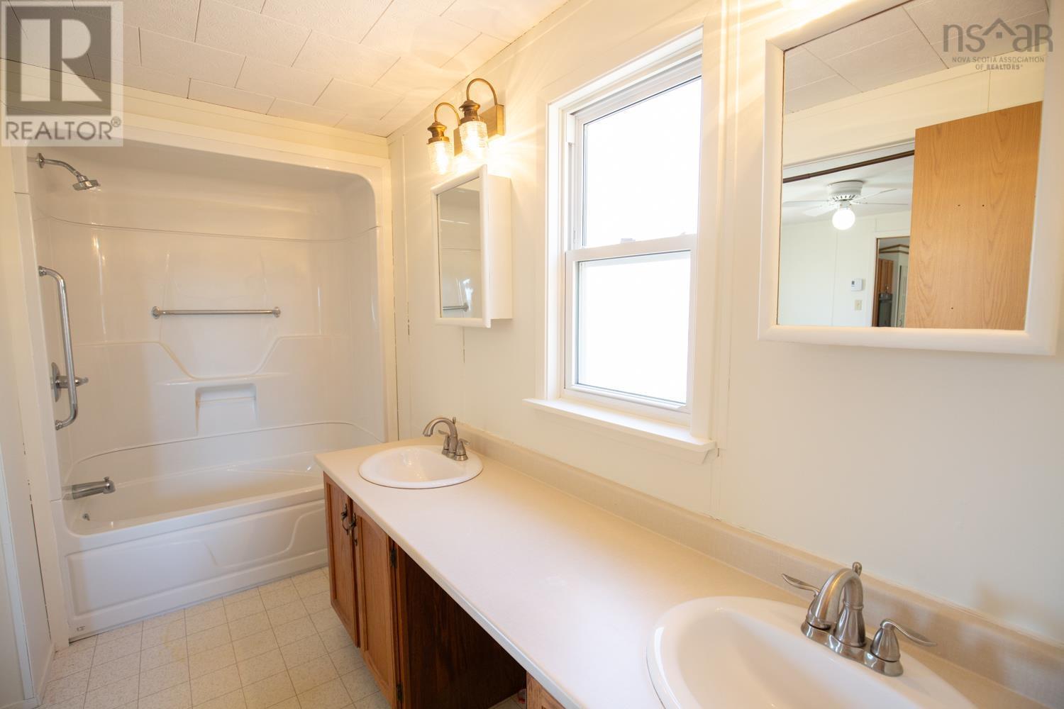 Property 6 of 27 of 3330 Hwy 6