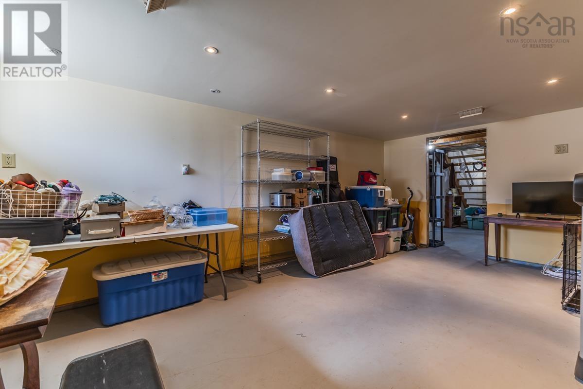 Property 31 of 49 of 324 VALLEY Road