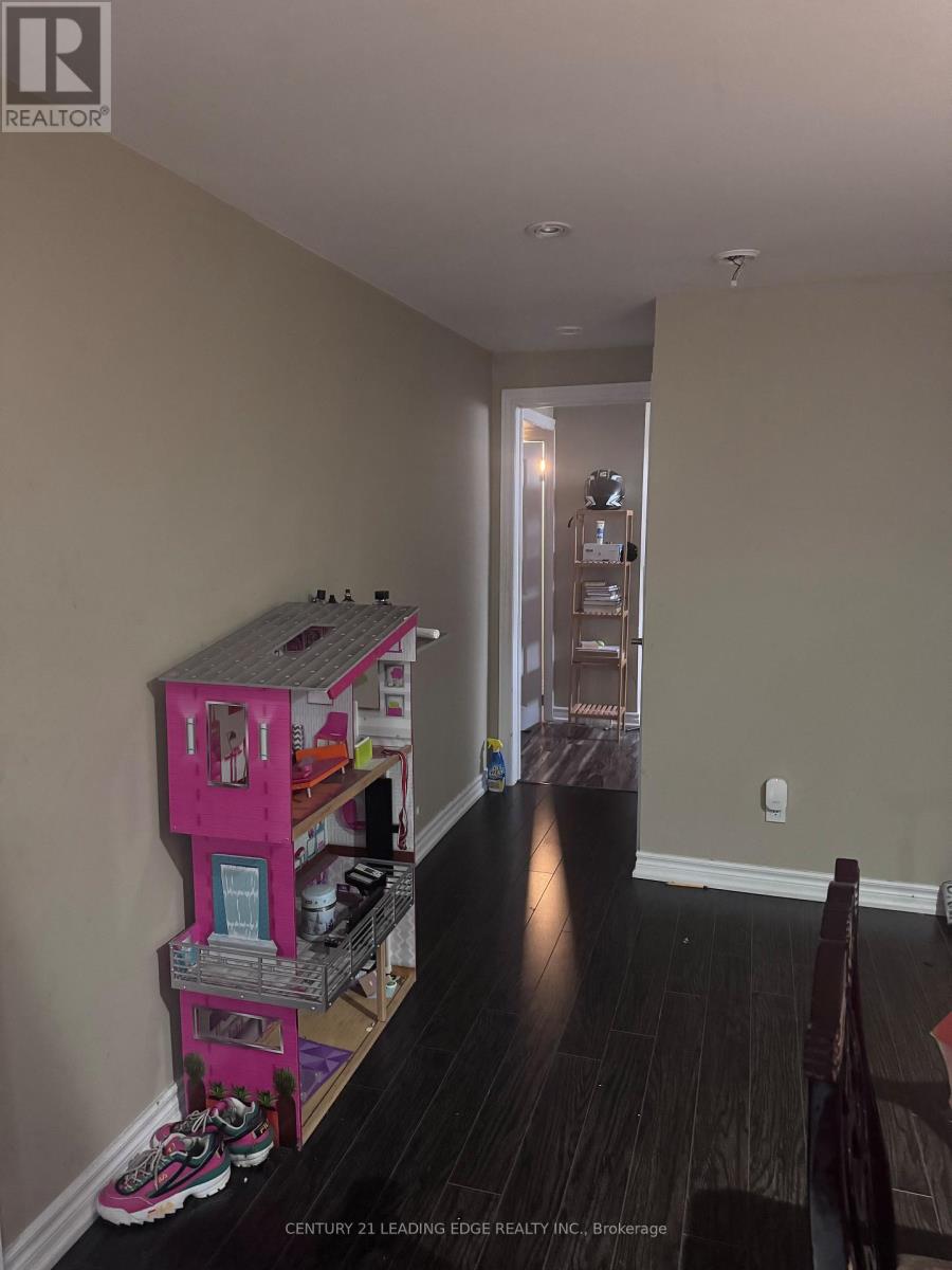 150 DONCASTER AVENUE - 25