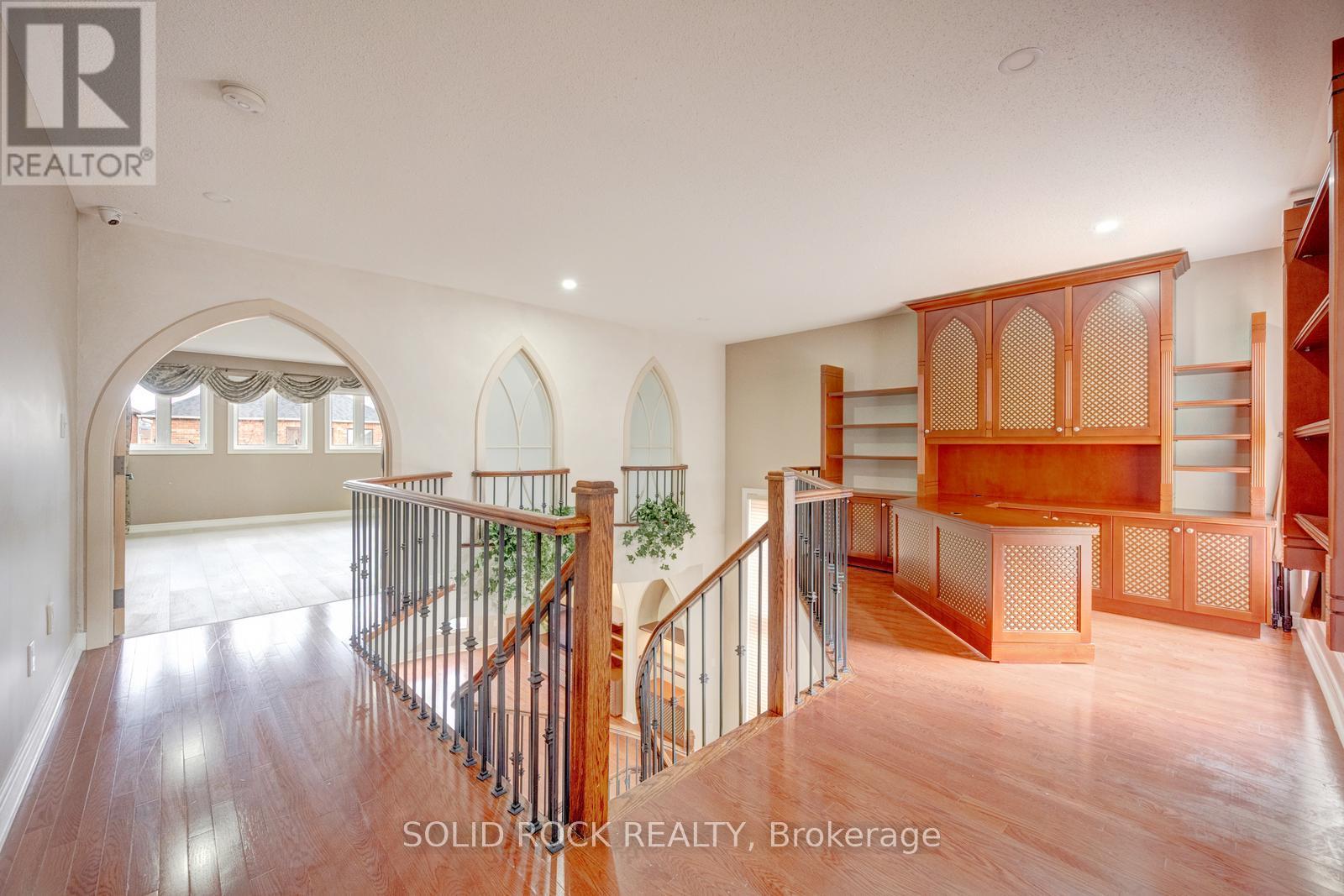 34 FORSYTH CRESCENT - 25