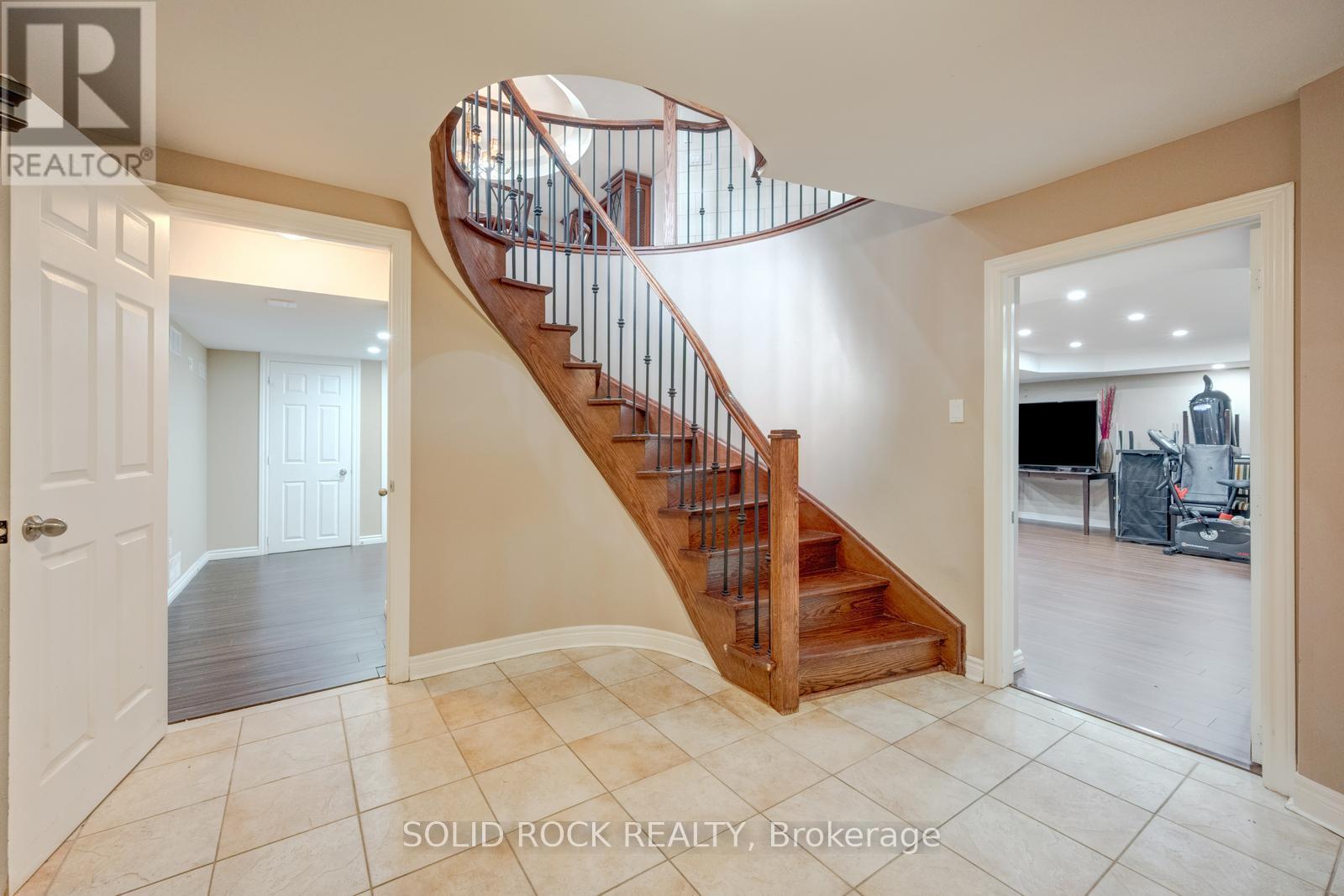 34 FORSYTH CRESCENT - 41