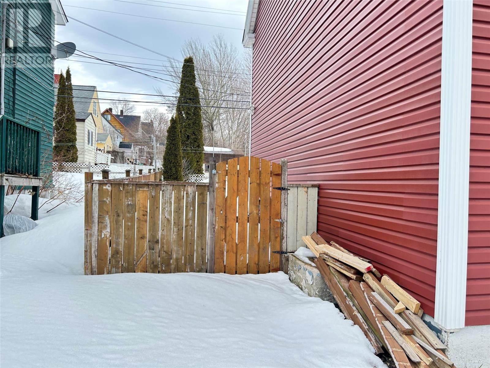 5 Armstrong Avenue — photo 4