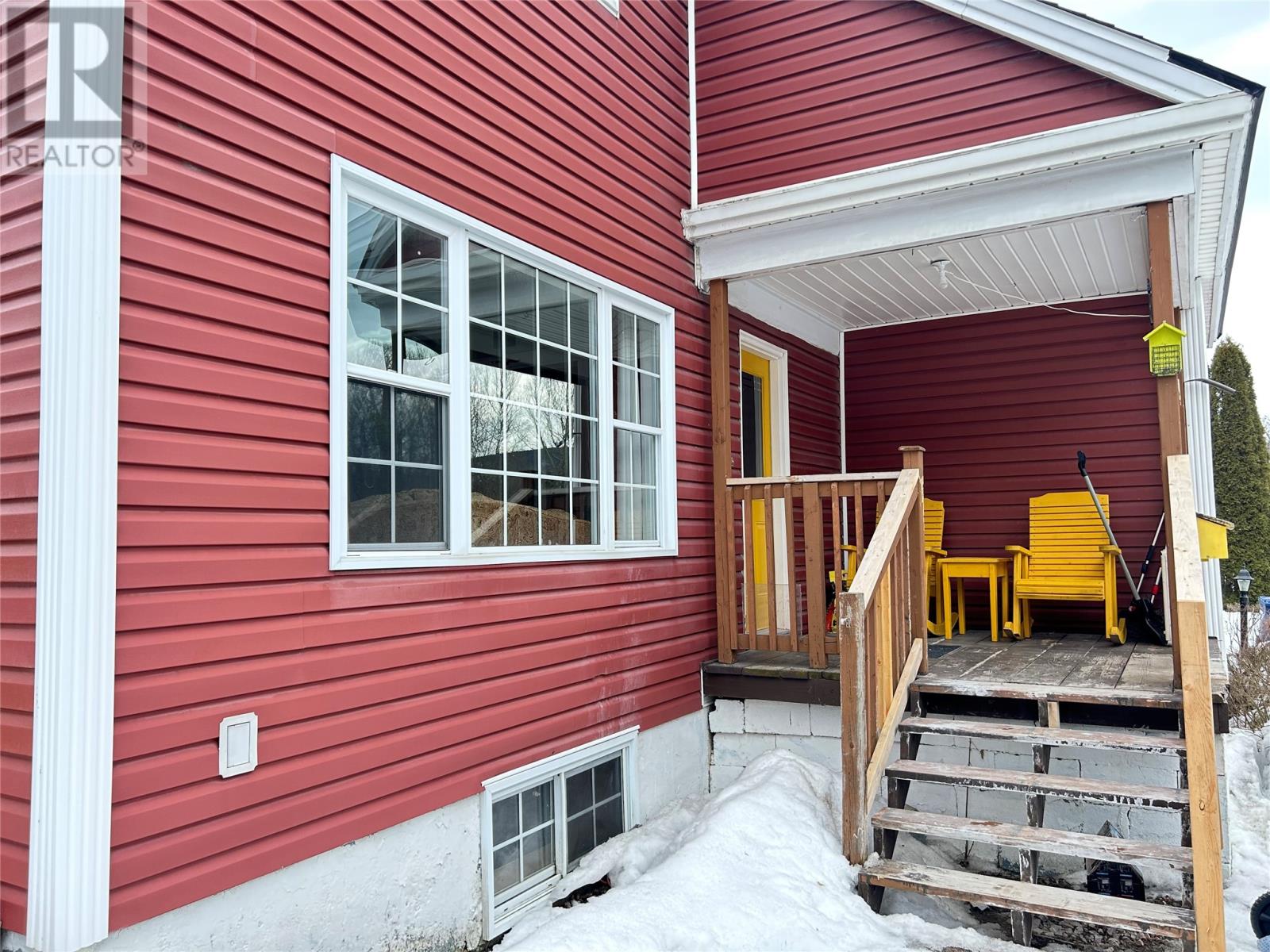 5 Armstrong Avenue — photo 2