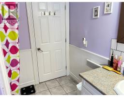 5 Armstrong Avenue thumbnail 19