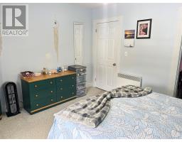 5 Armstrong Avenue thumbnail 16