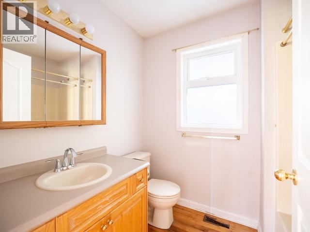 5900 WADDINGTON AVE, Powell River