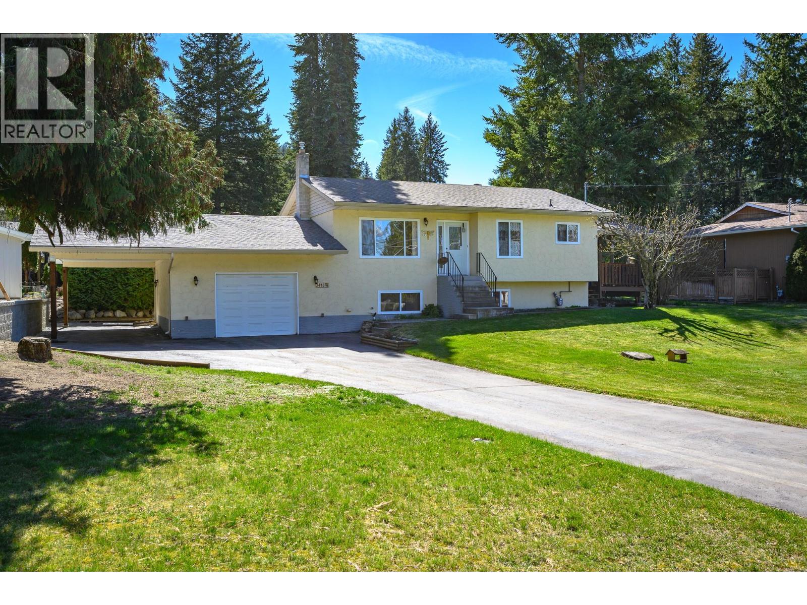 3415 Lockhart Drive, Spallumcheen