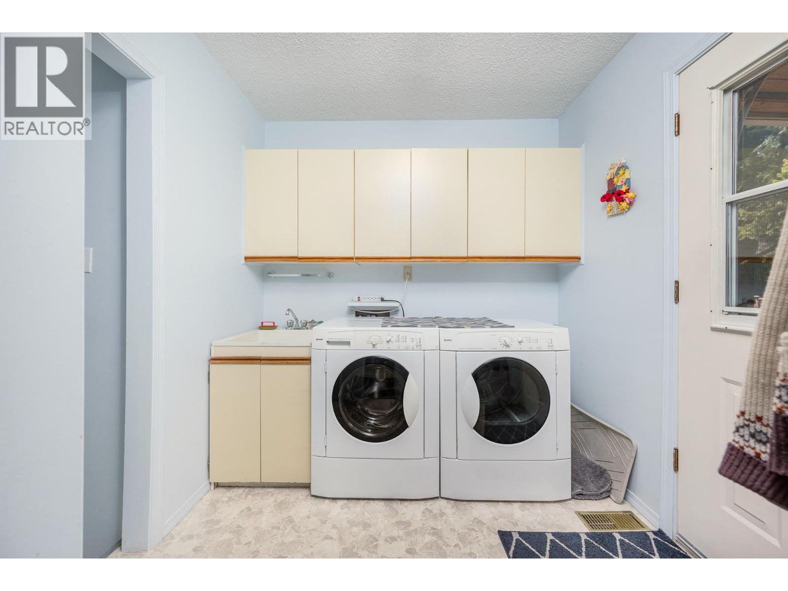 3415 Lockhart Drive, Spallumcheen