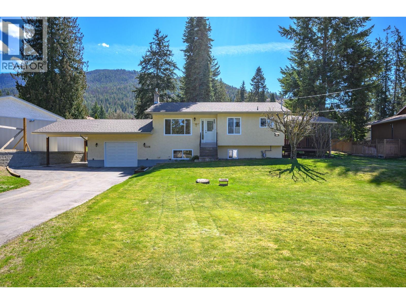 3415 Lockhart Drive, Spallumcheen