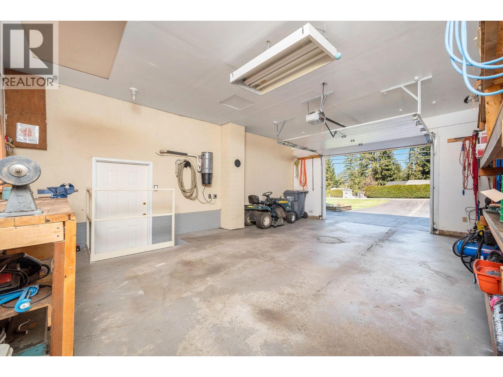 3415 Lockhart Drive, Spallumcheen