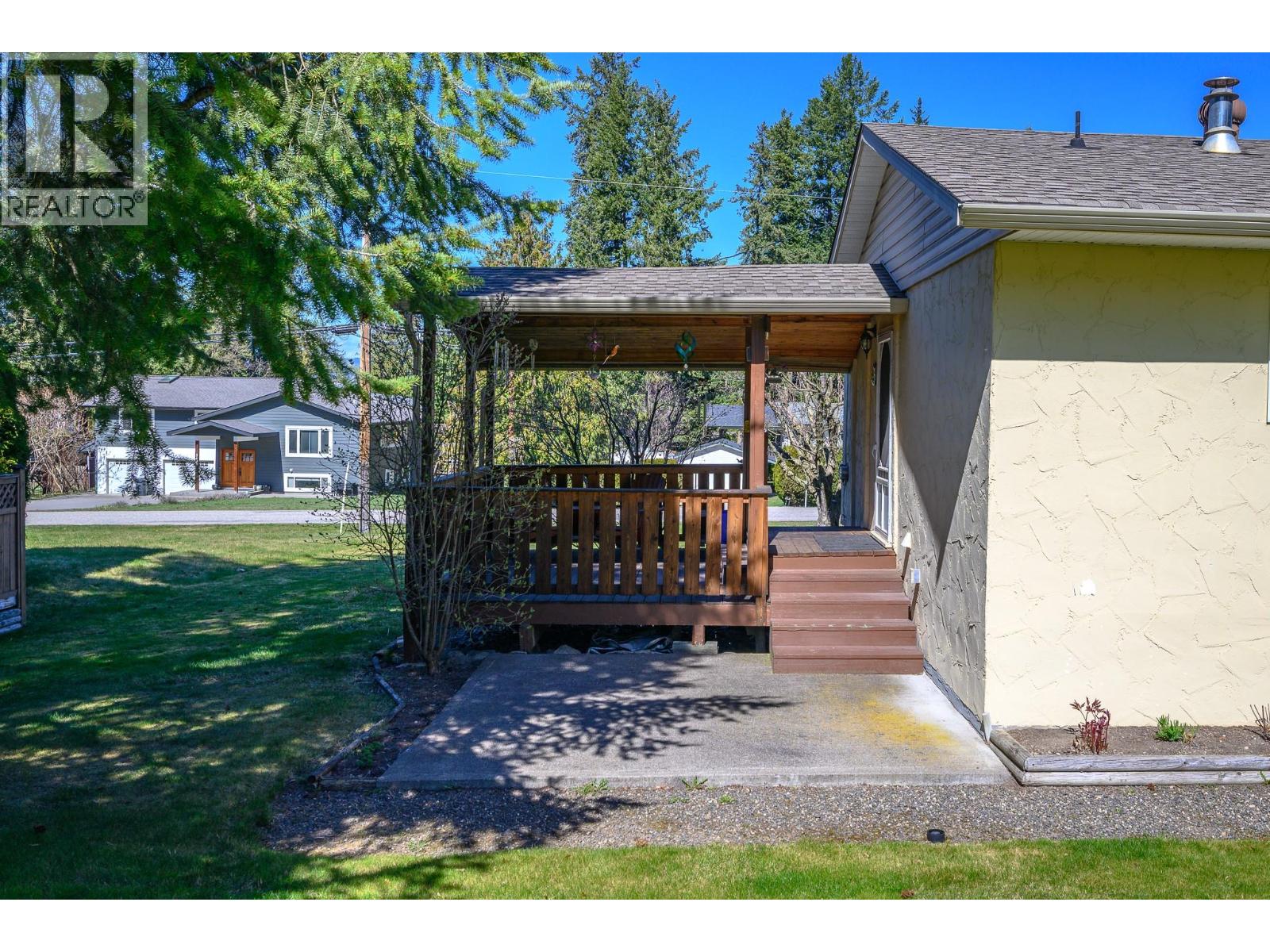 3415 Lockhart Drive, Spallumcheen