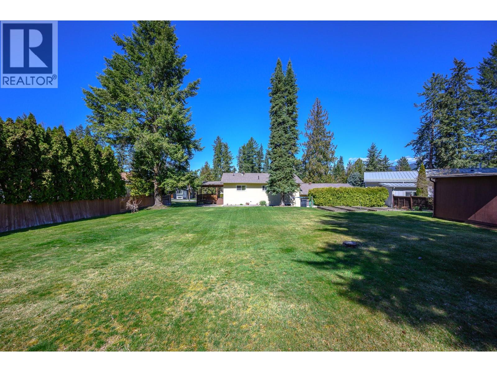 3415 Lockhart Drive, Spallumcheen