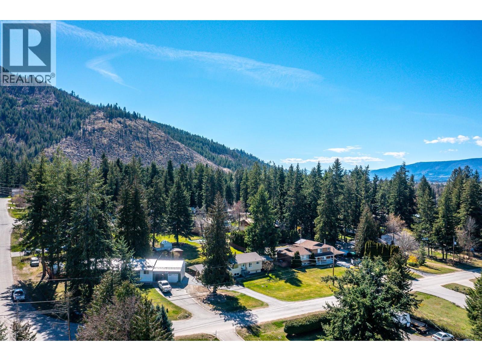 3415 Lockhart Drive, Spallumcheen