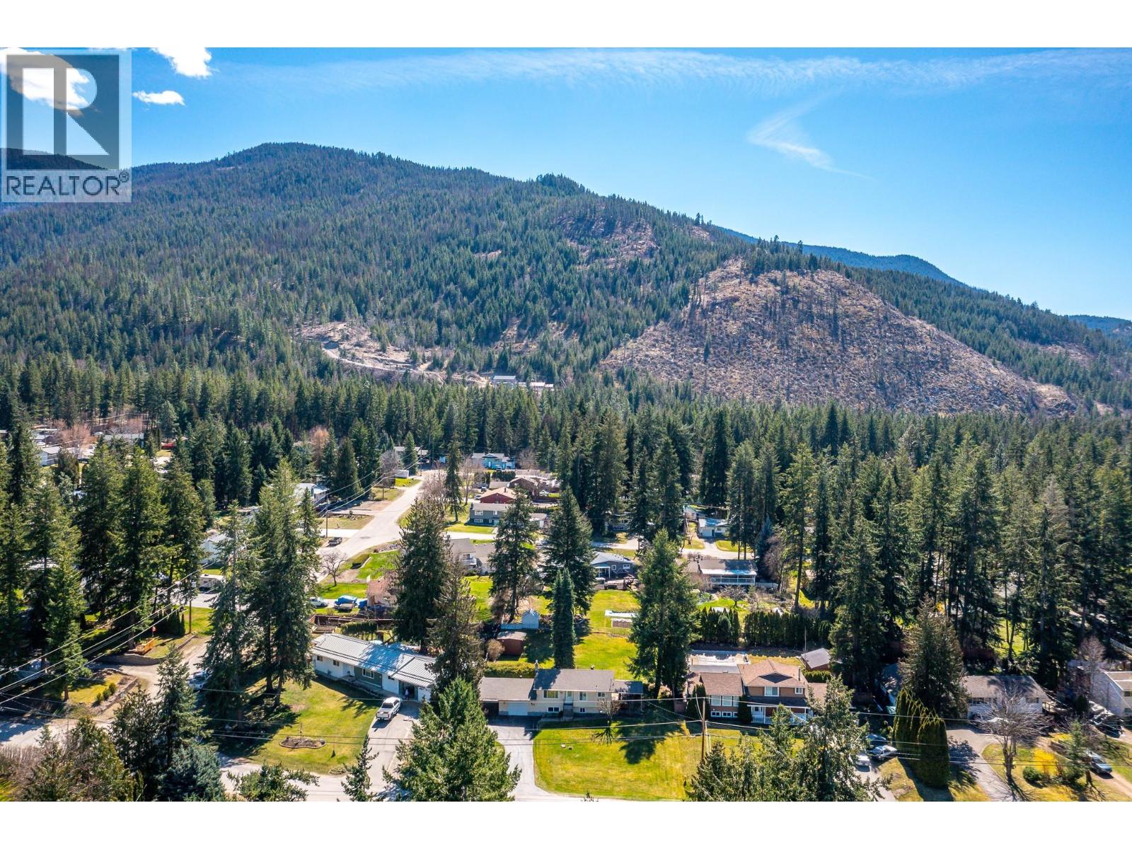 3415 Lockhart Drive, Spallumcheen