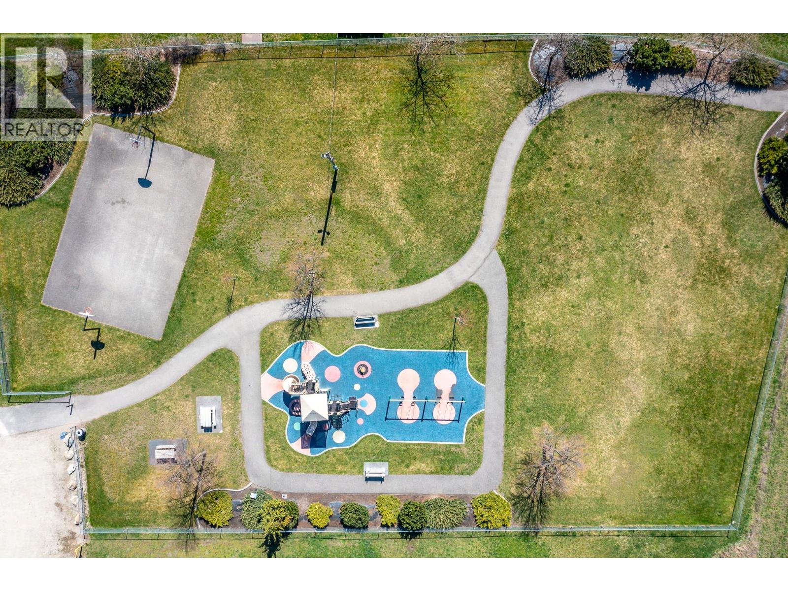 3415 Lockhart Drive, Spallumcheen