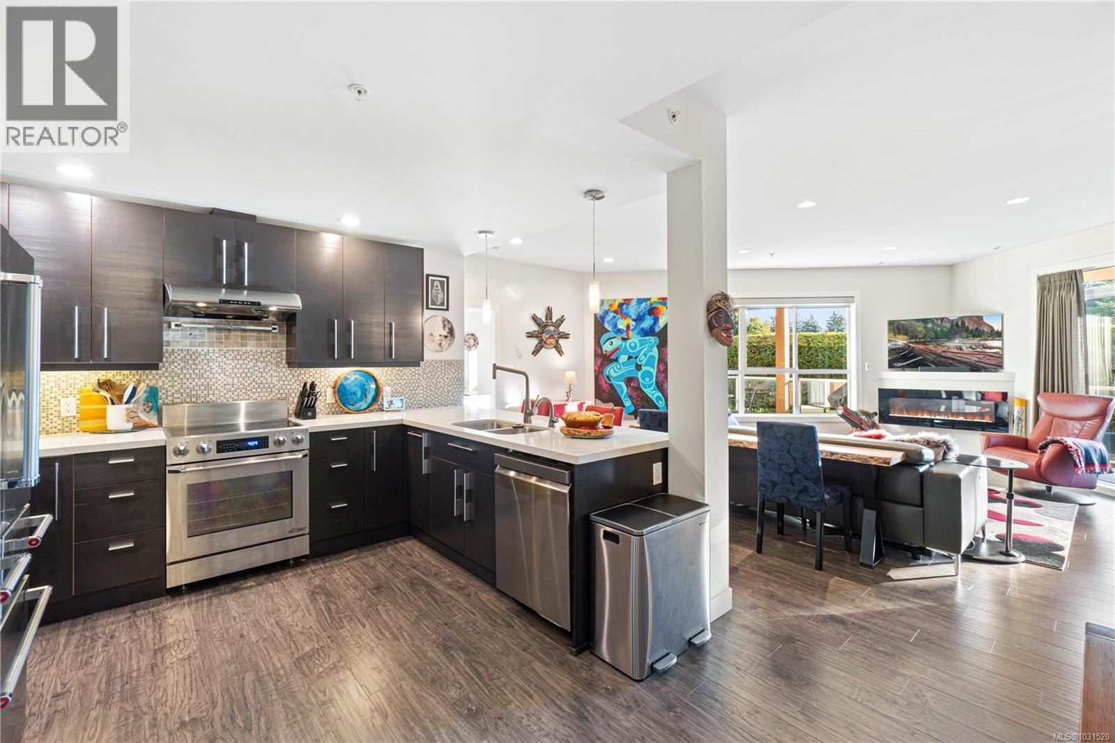 #203 439 COLLEGE RD - 12