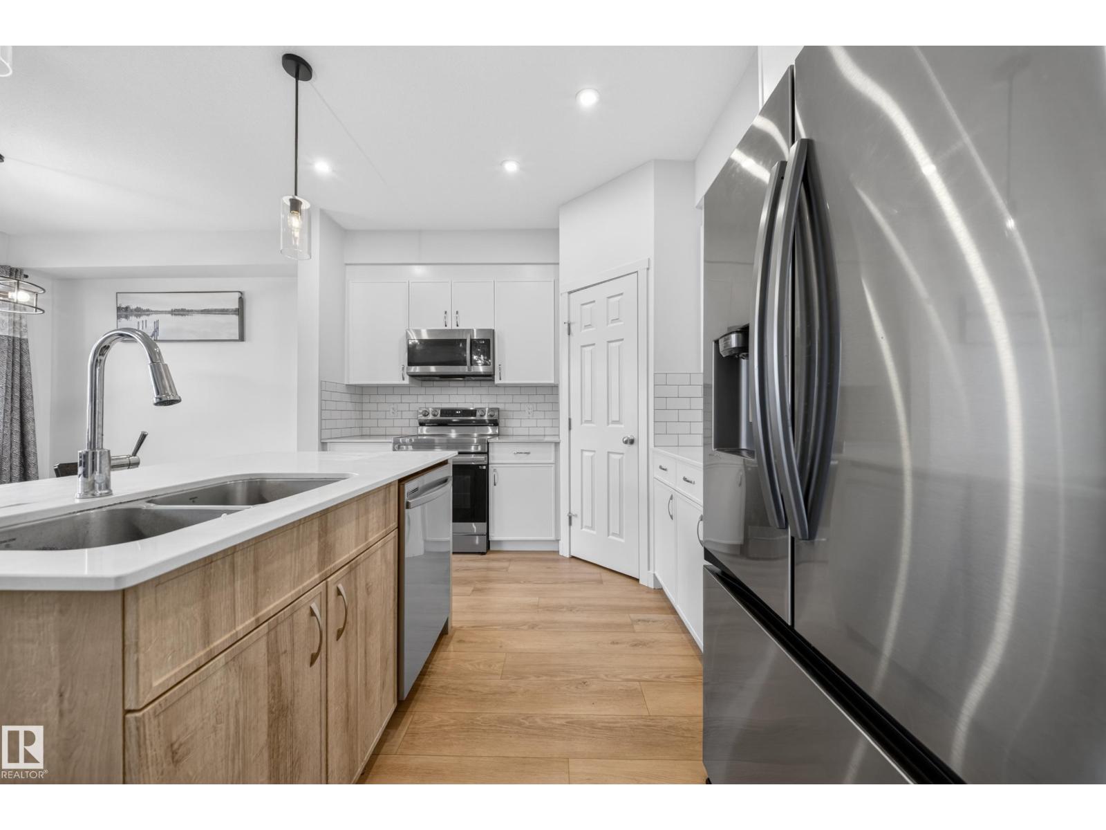 1684 12 ST NW - 11