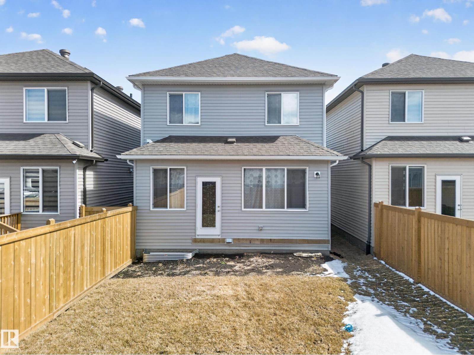 1684 12 ST NW - 4