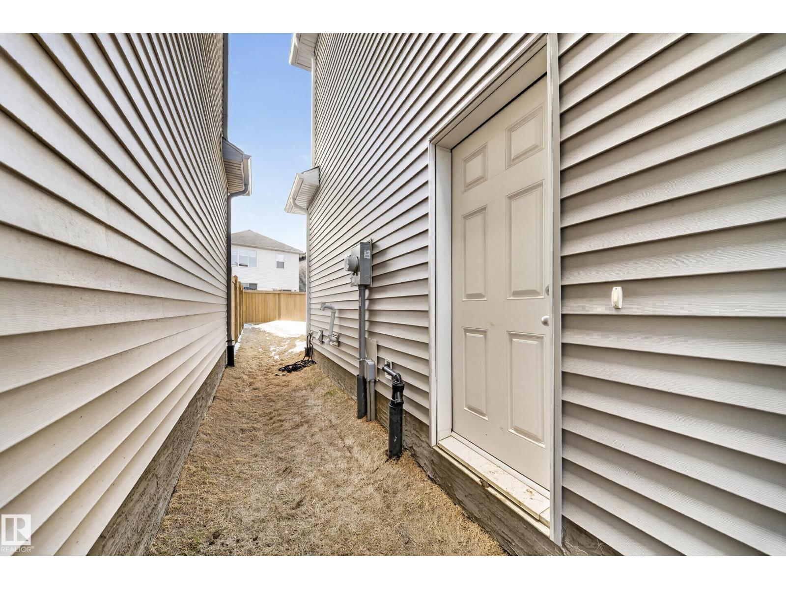 1684 12 ST NW - 42