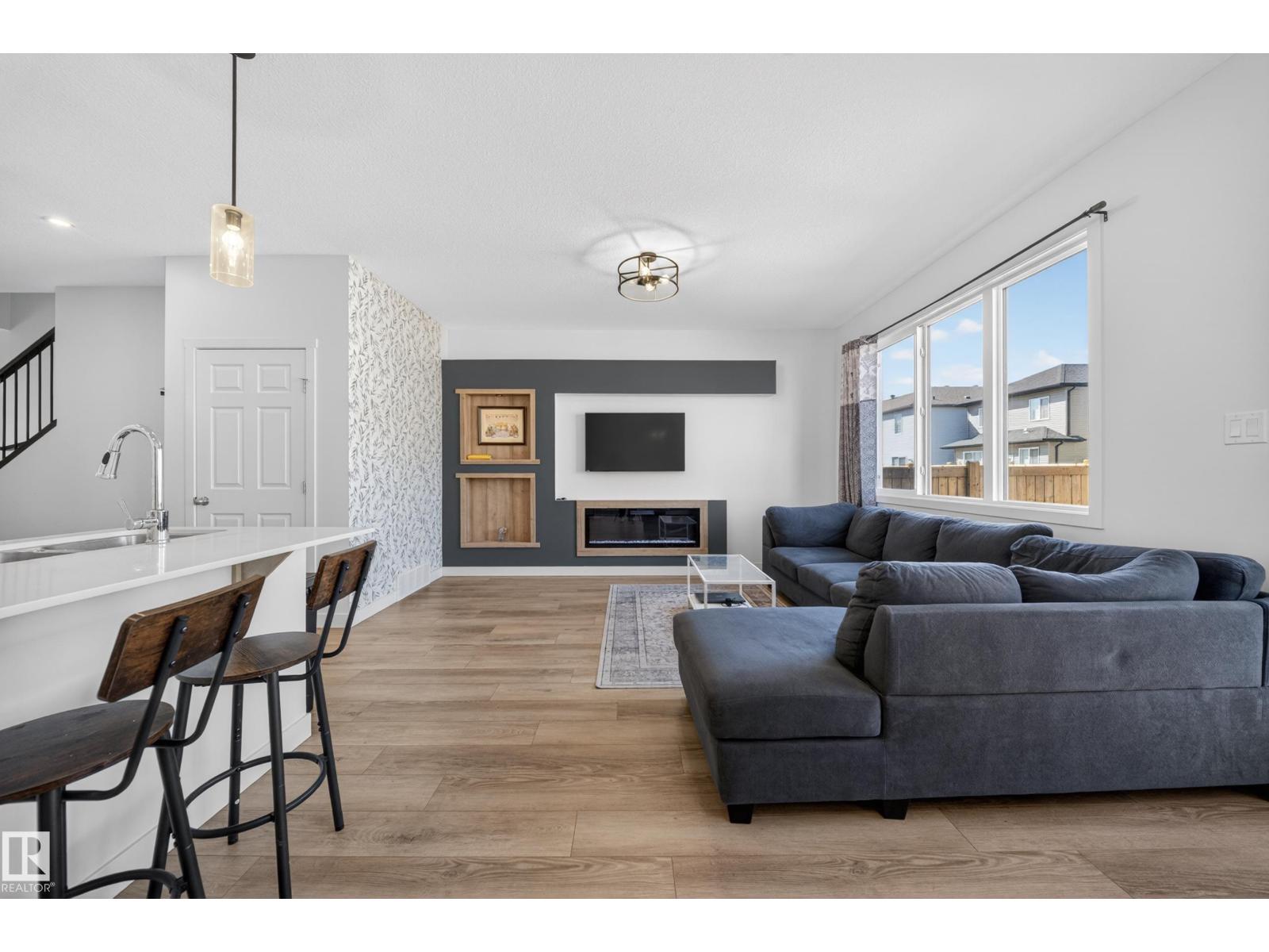 1684 12 ST NW - 8