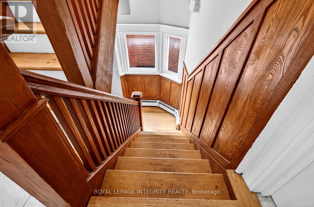 73 RENFREW AVENUE - 10