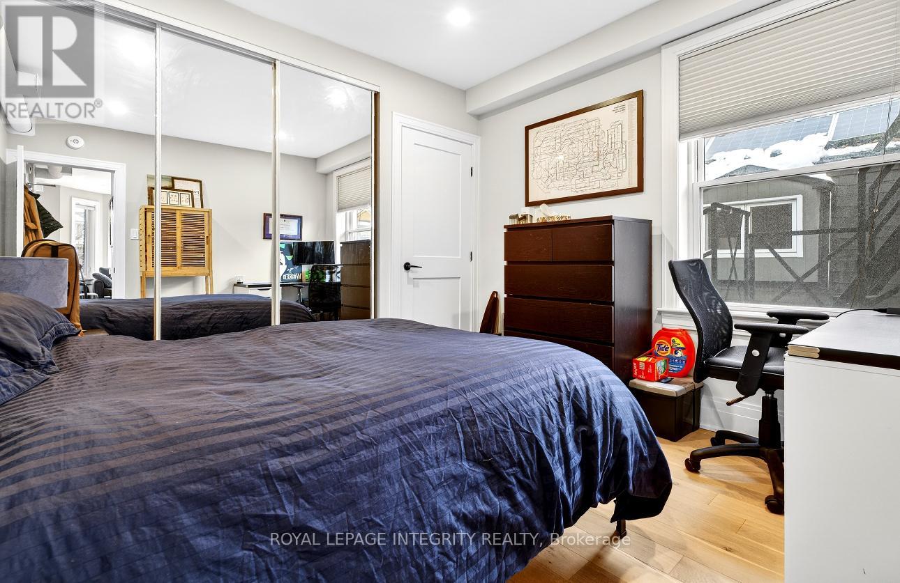 73 RENFREW AVENUE - 14