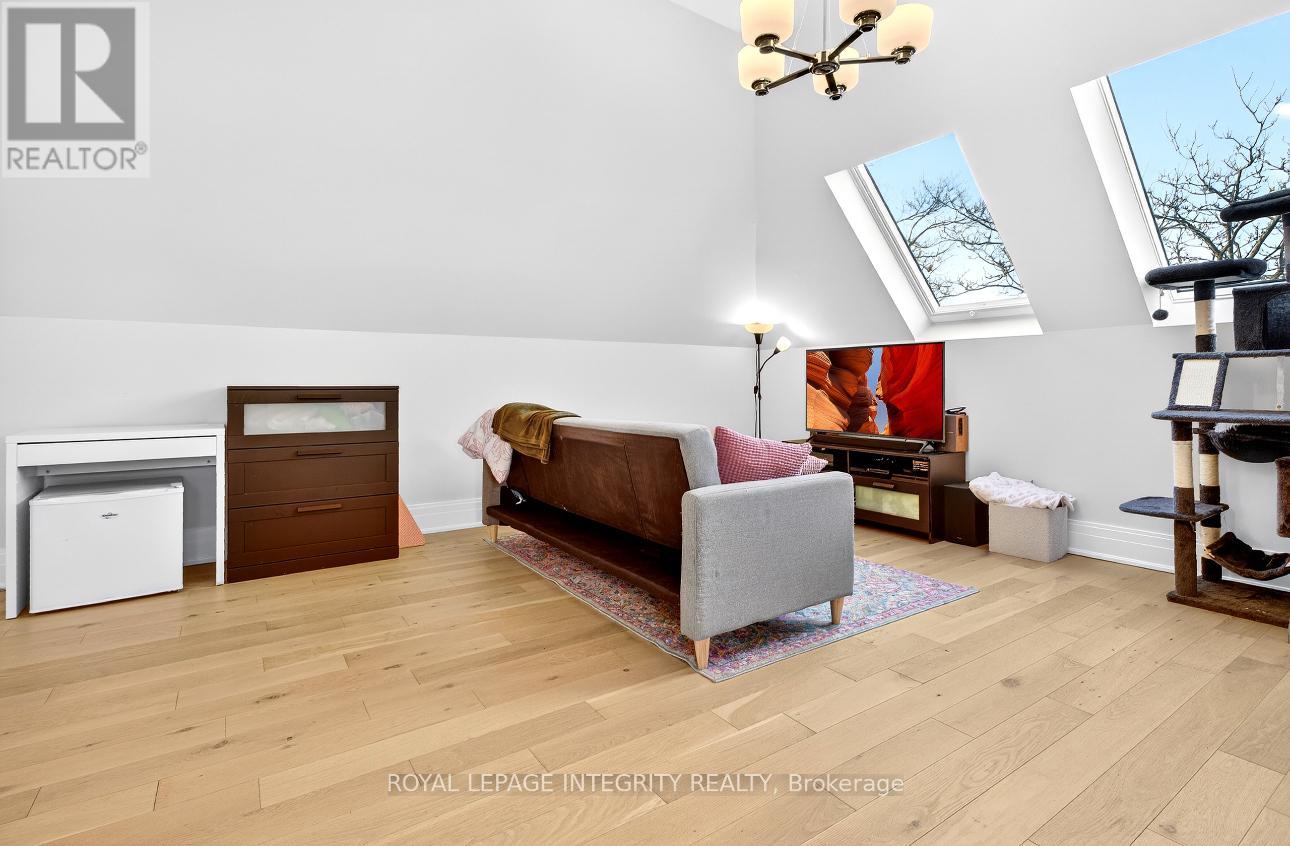73 RENFREW AVENUE - 15