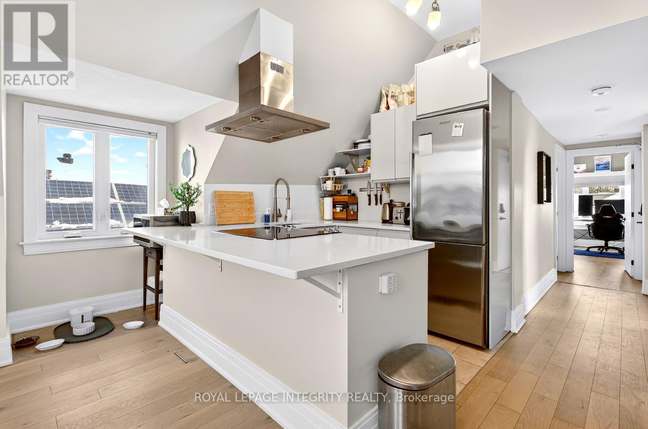 73 RENFREW AVENUE - 17