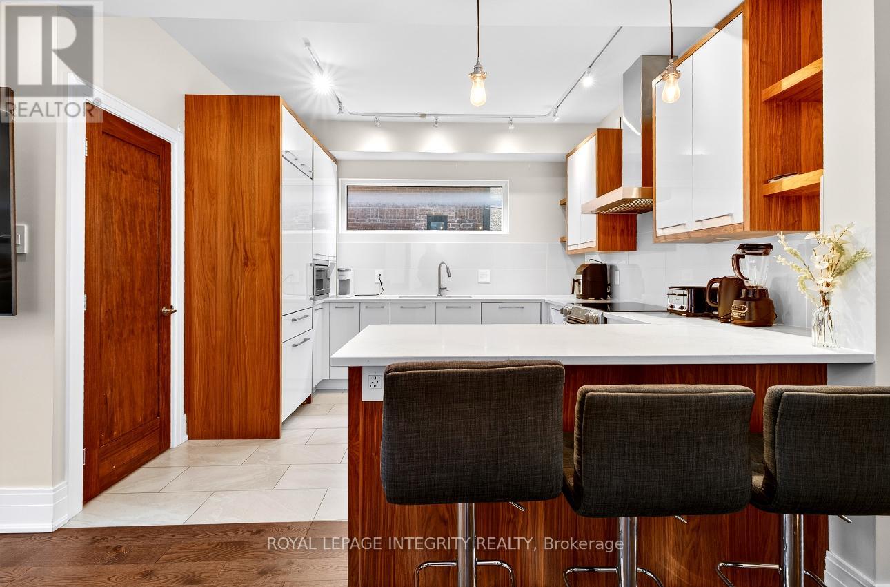 73 RENFREW AVENUE - 4