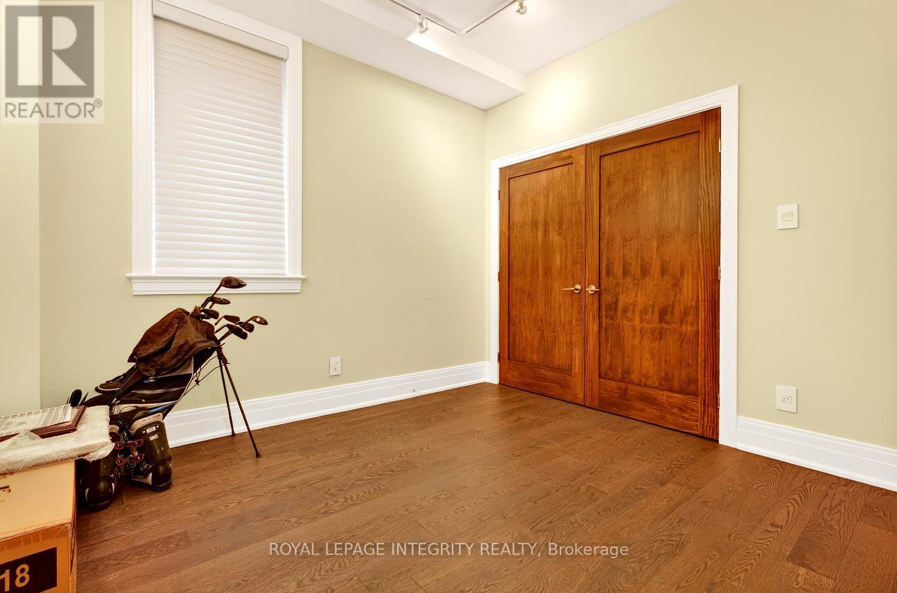 73 RENFREW AVENUE - 9