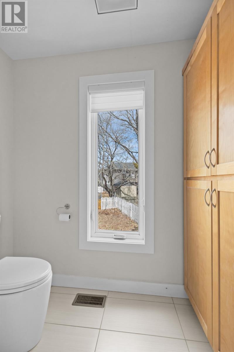 47 Admiral Street - 27