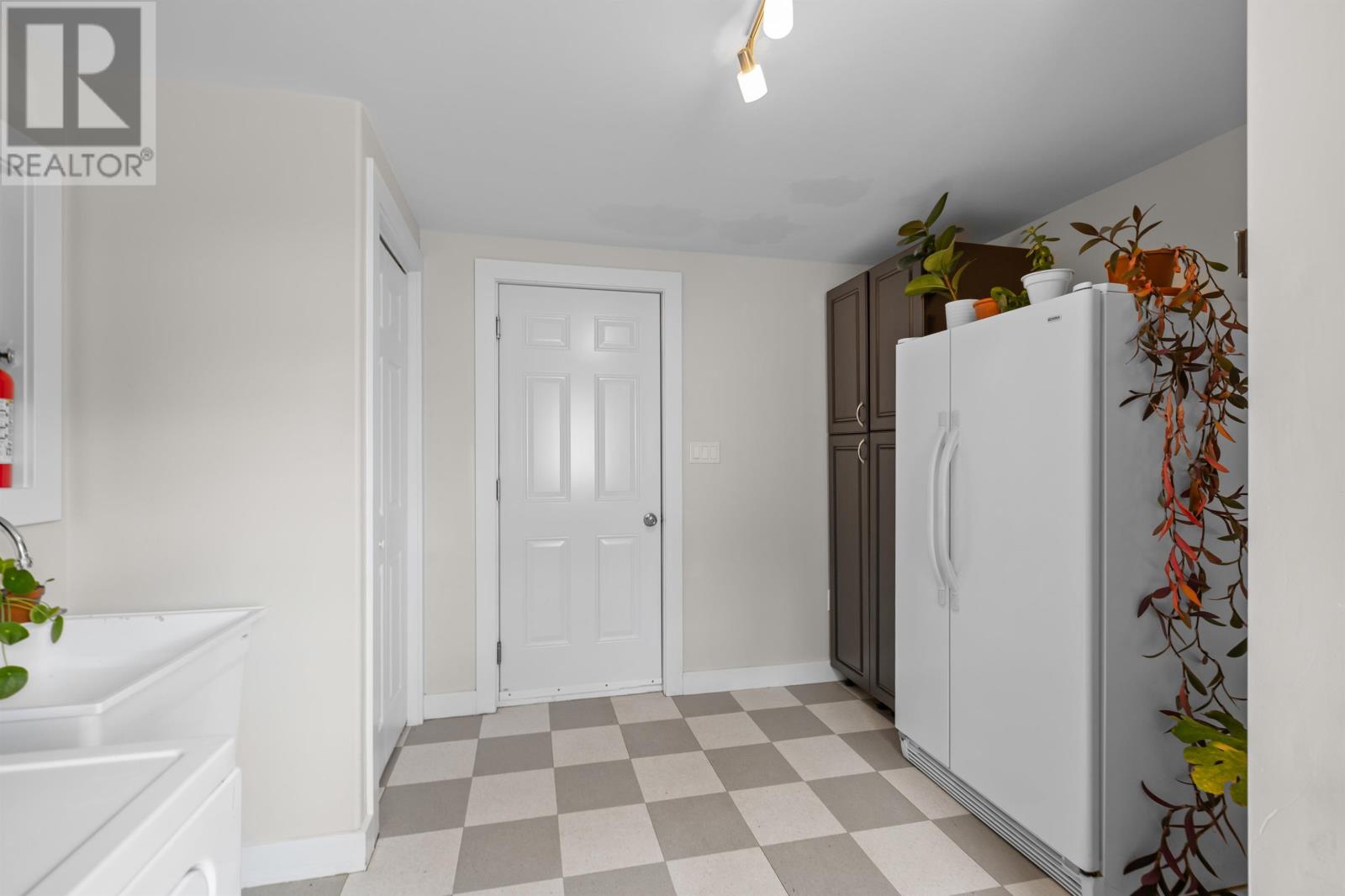 47 Admiral Street - 34