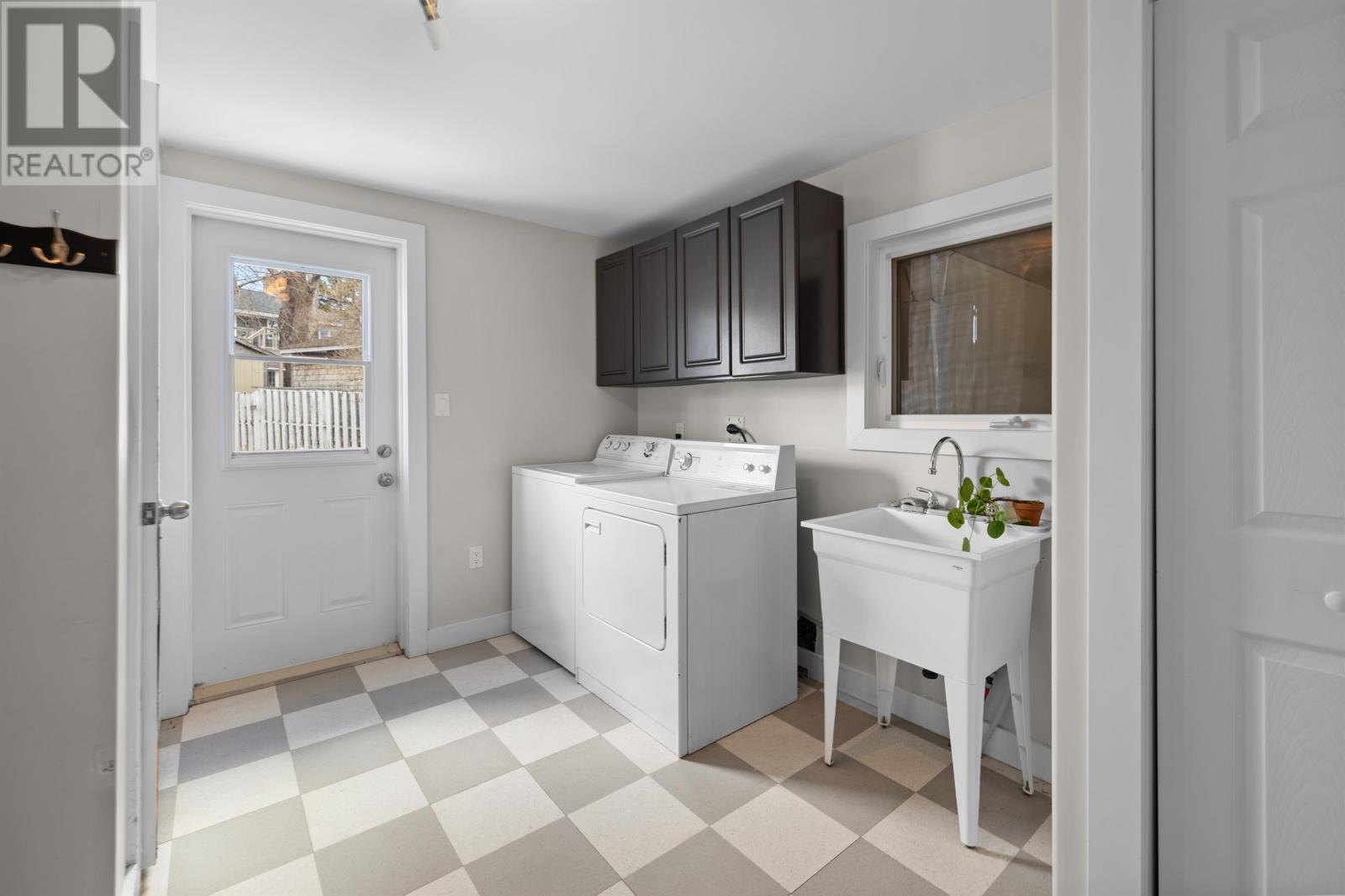 47 Admiral Street - 35