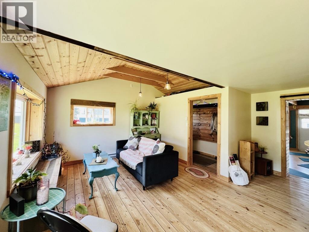 4358 11TH Avenue, New Hazelton