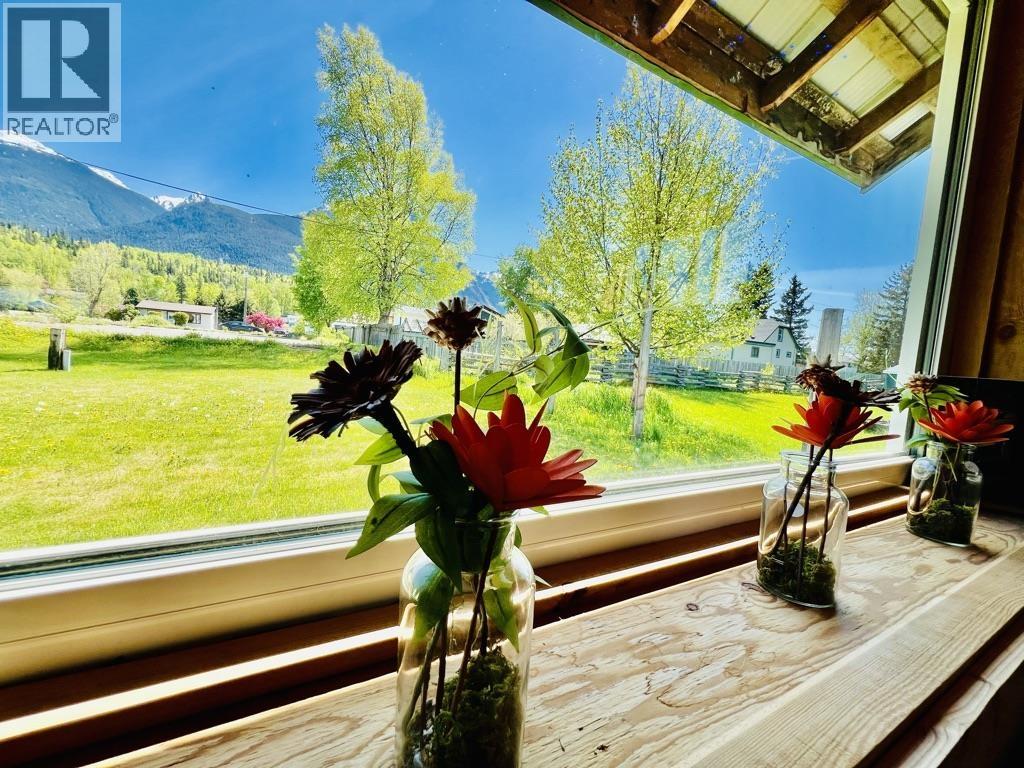 4358 11TH Avenue, New Hazelton