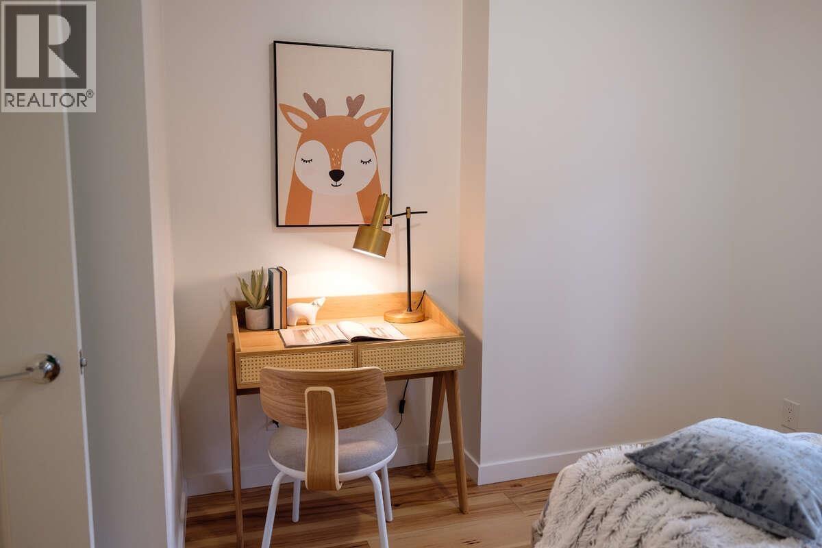 403 9232 UNIVERSITY CRESCENT, Burnaby