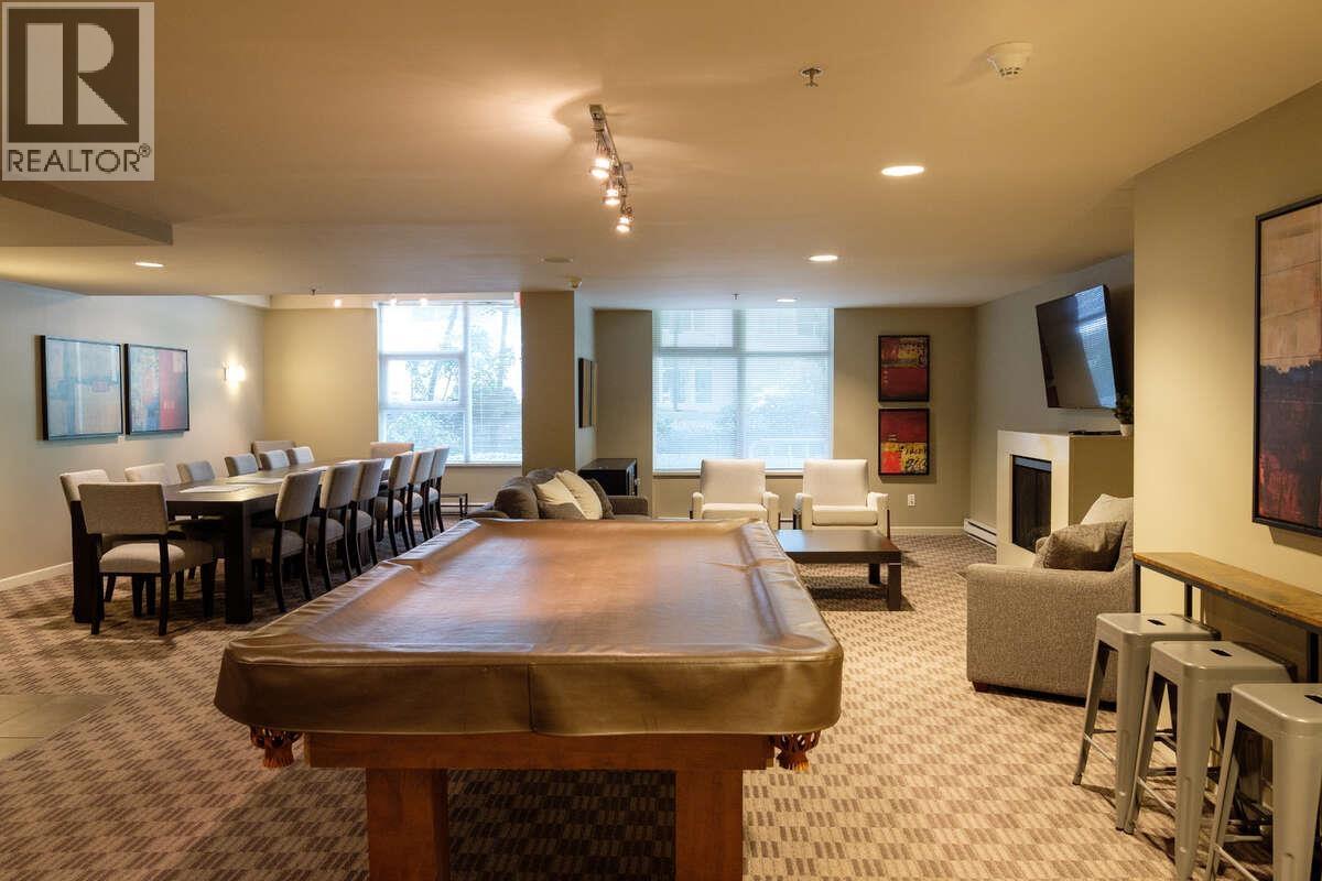 403 9232 UNIVERSITY CRESCENT, Burnaby