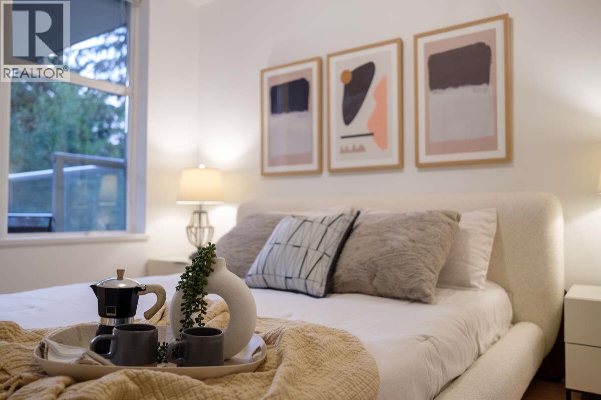 403 9232 UNIVERSITY CRESCENT, Burnaby