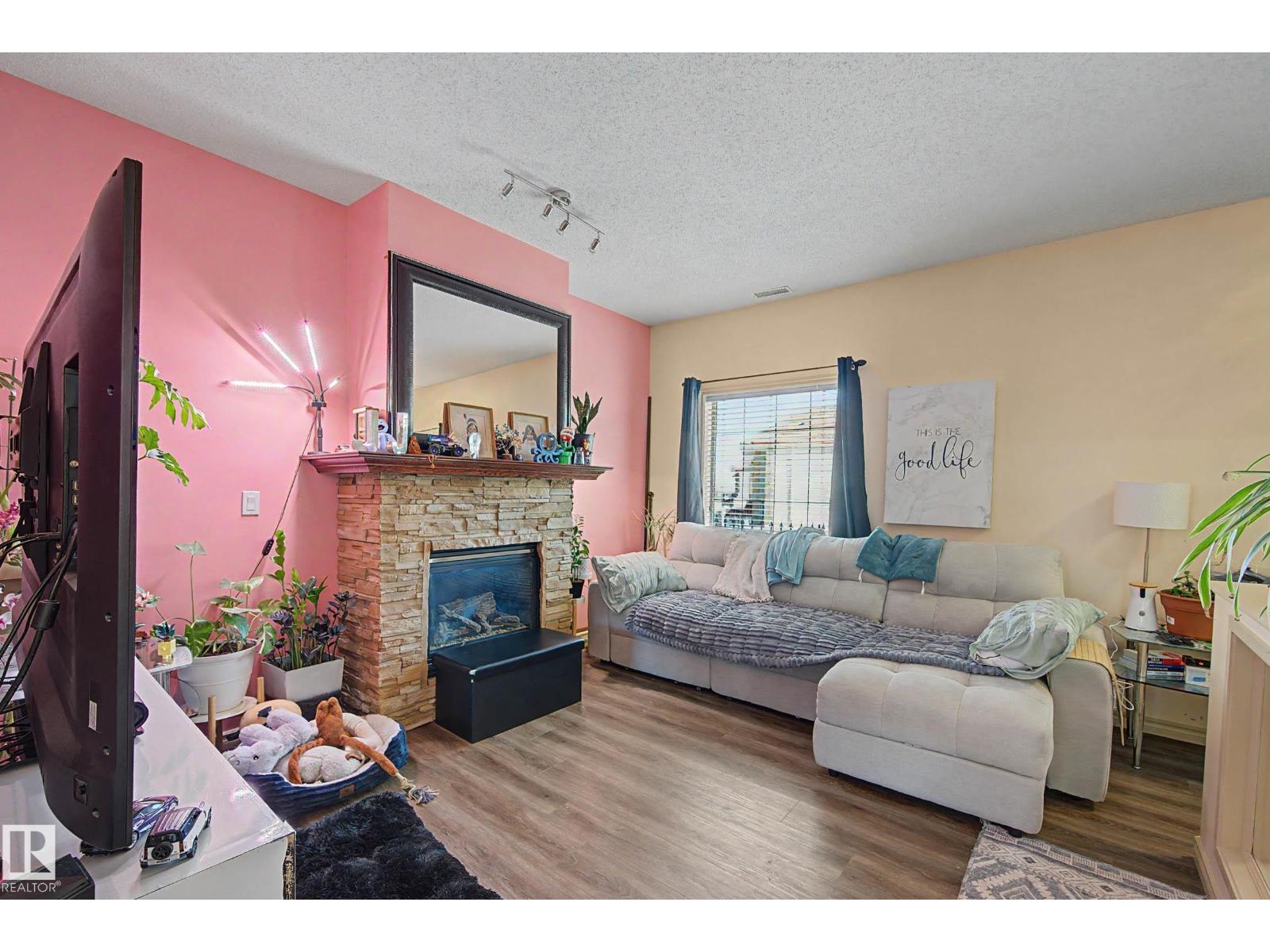 #92 13825 155 AV NW - 4