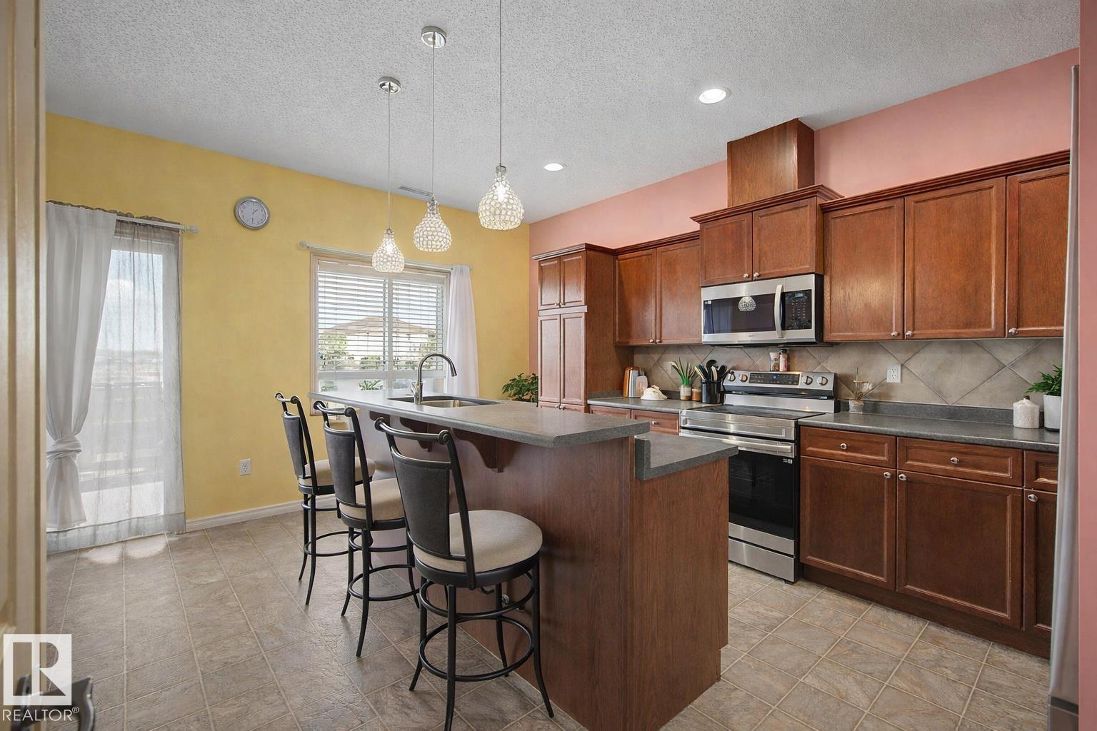 #92 13825 155 AV NW - 6