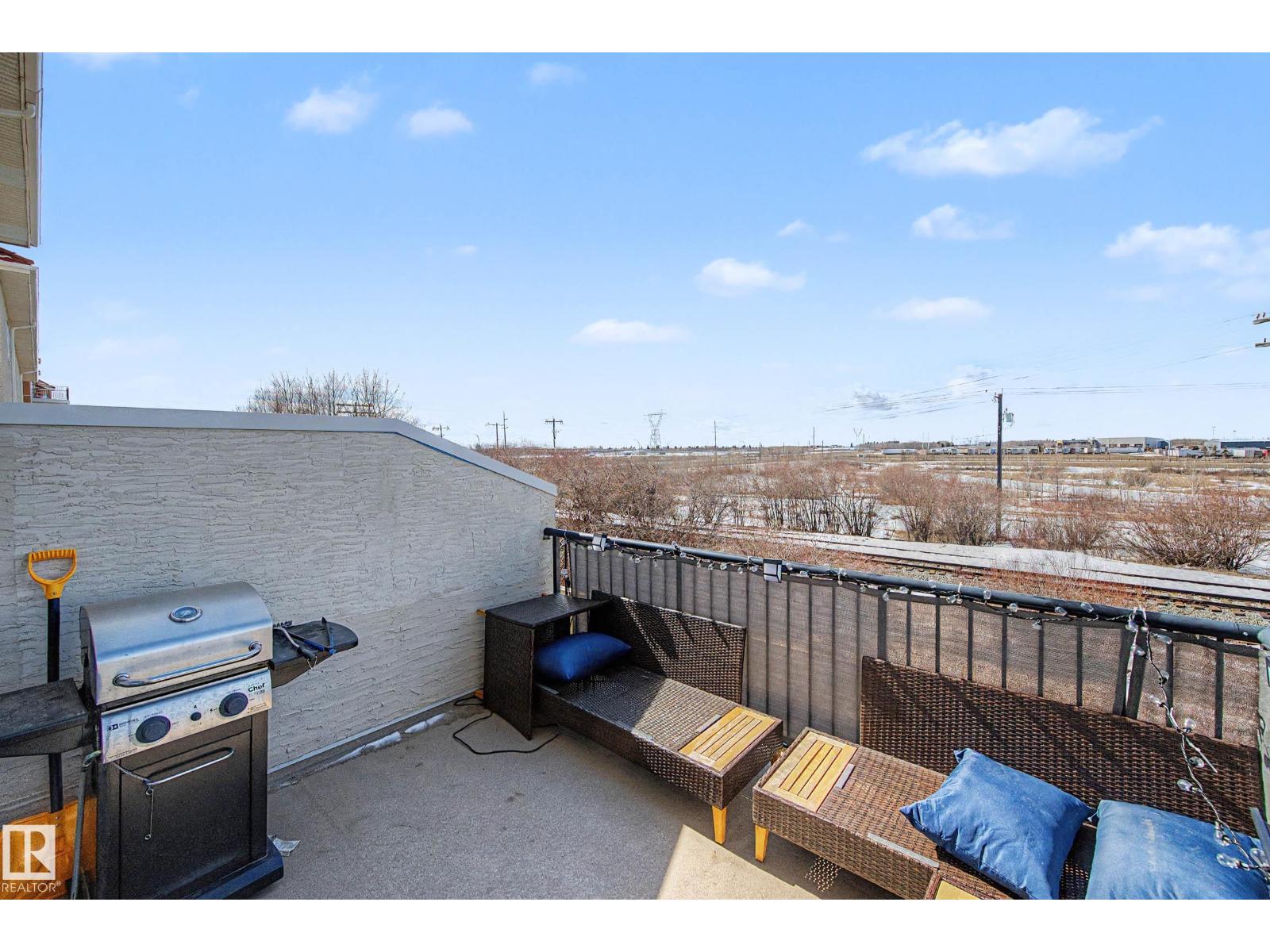 #92 13825 155 AV NW - 17