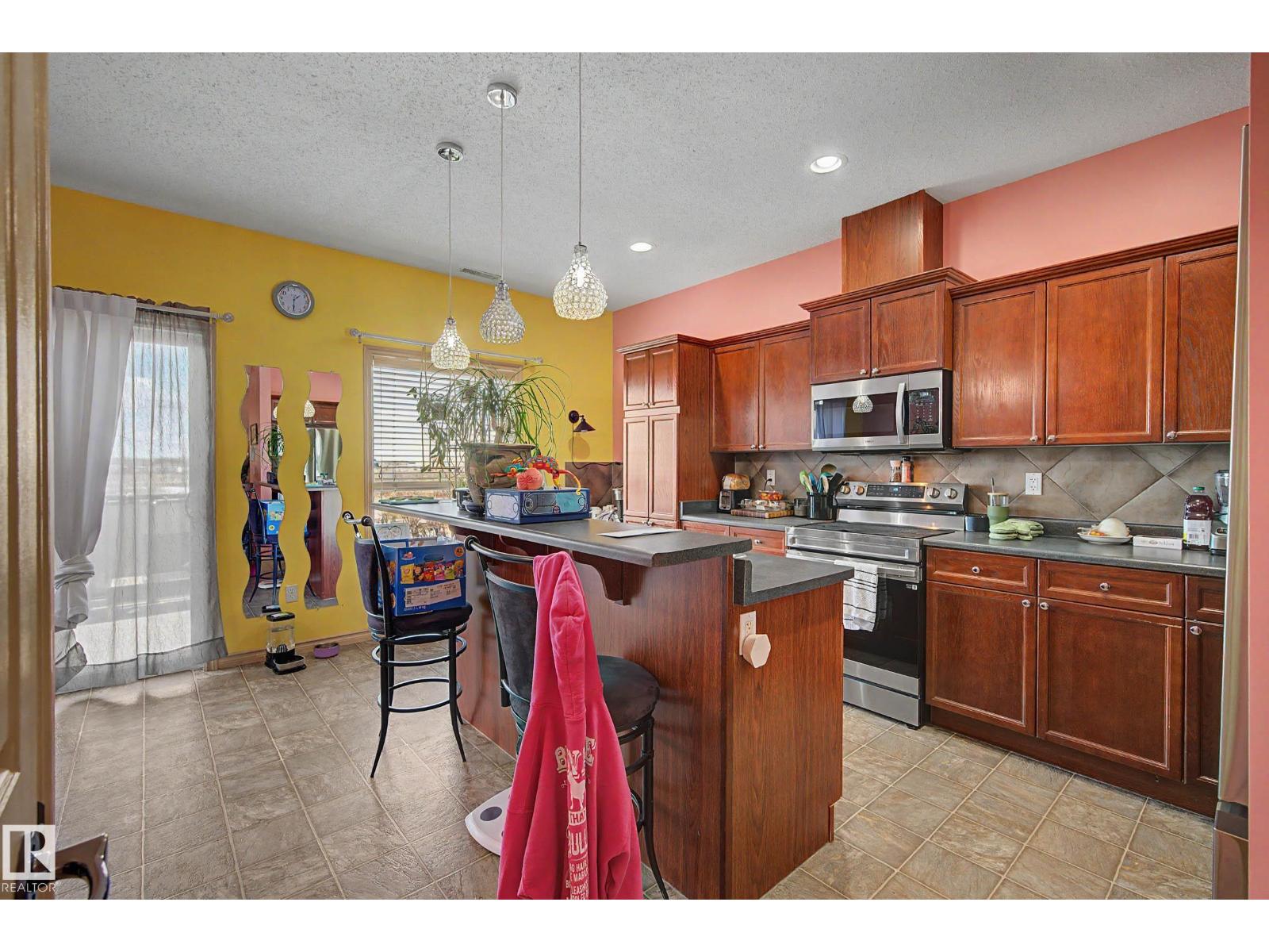 #92 13825 155 AV NW - 7