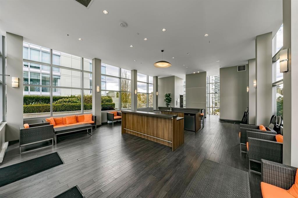 809 9981 WHALLEY BOULEVARD, Surrey