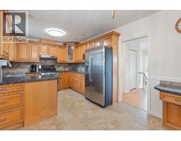 1743 Taralawn Court, Burnaby, BC V5B3H4 Photo 12