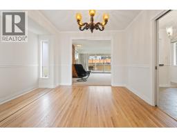 1743 Taralawn Court, Burnaby, BC V5B3H4 Photo 9