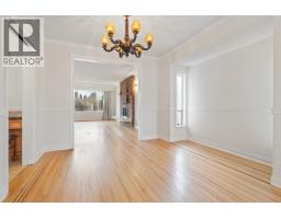 1743 Taralawn Court, Burnaby, BC V5B3H4 Photo 10