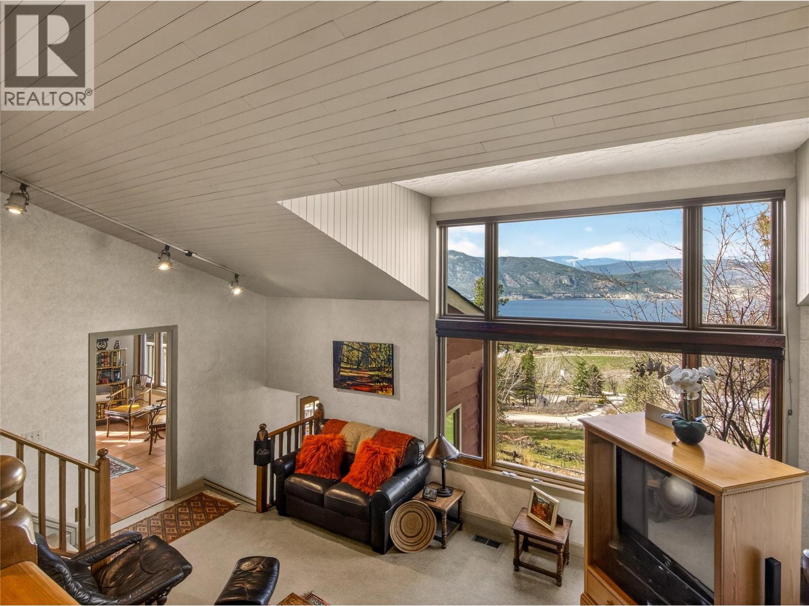 1910 SUTHERLAND ROAD - 24