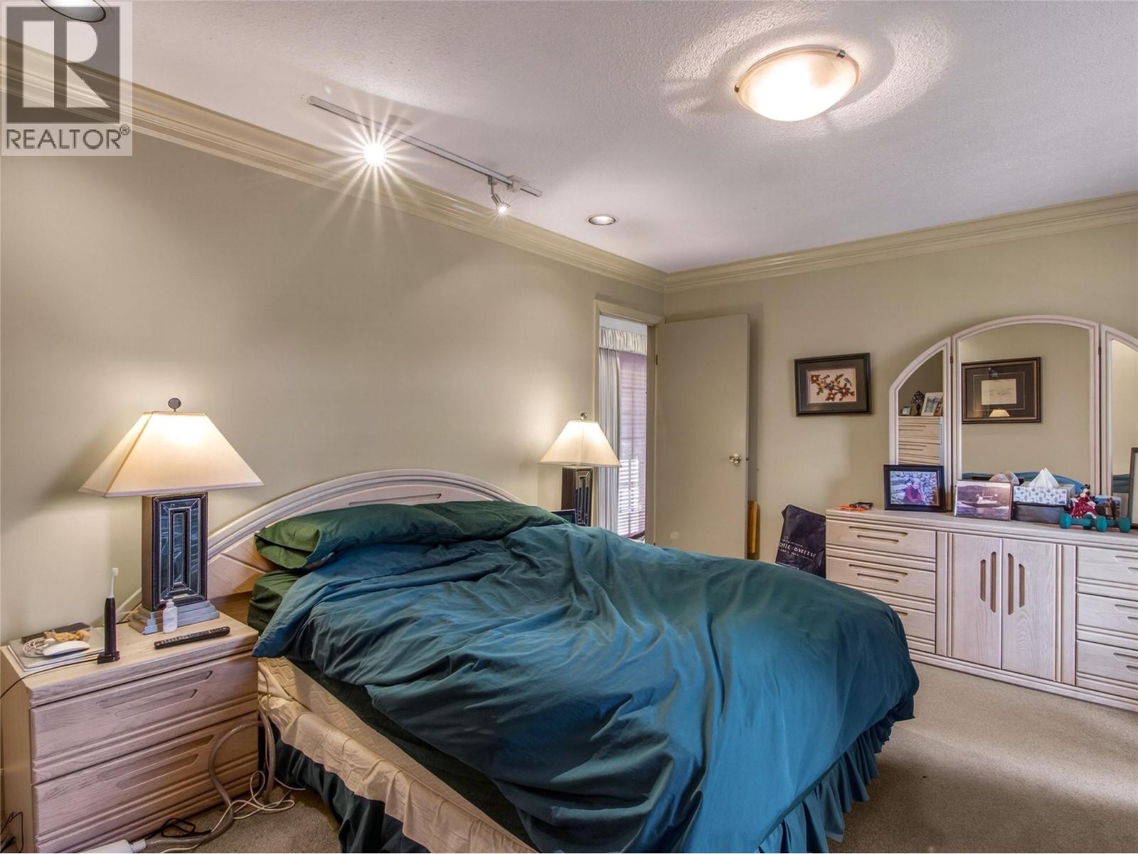 1910 SUTHERLAND ROAD - 27