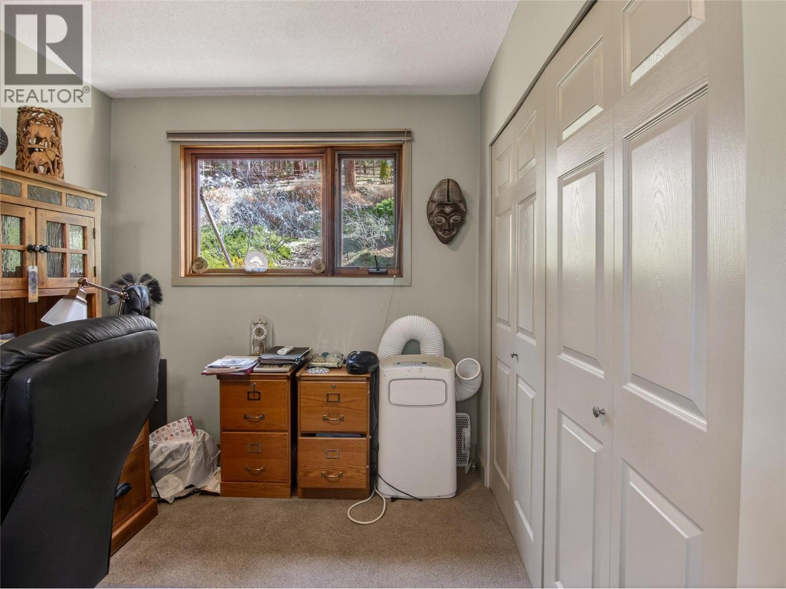 1910 SUTHERLAND ROAD - 34